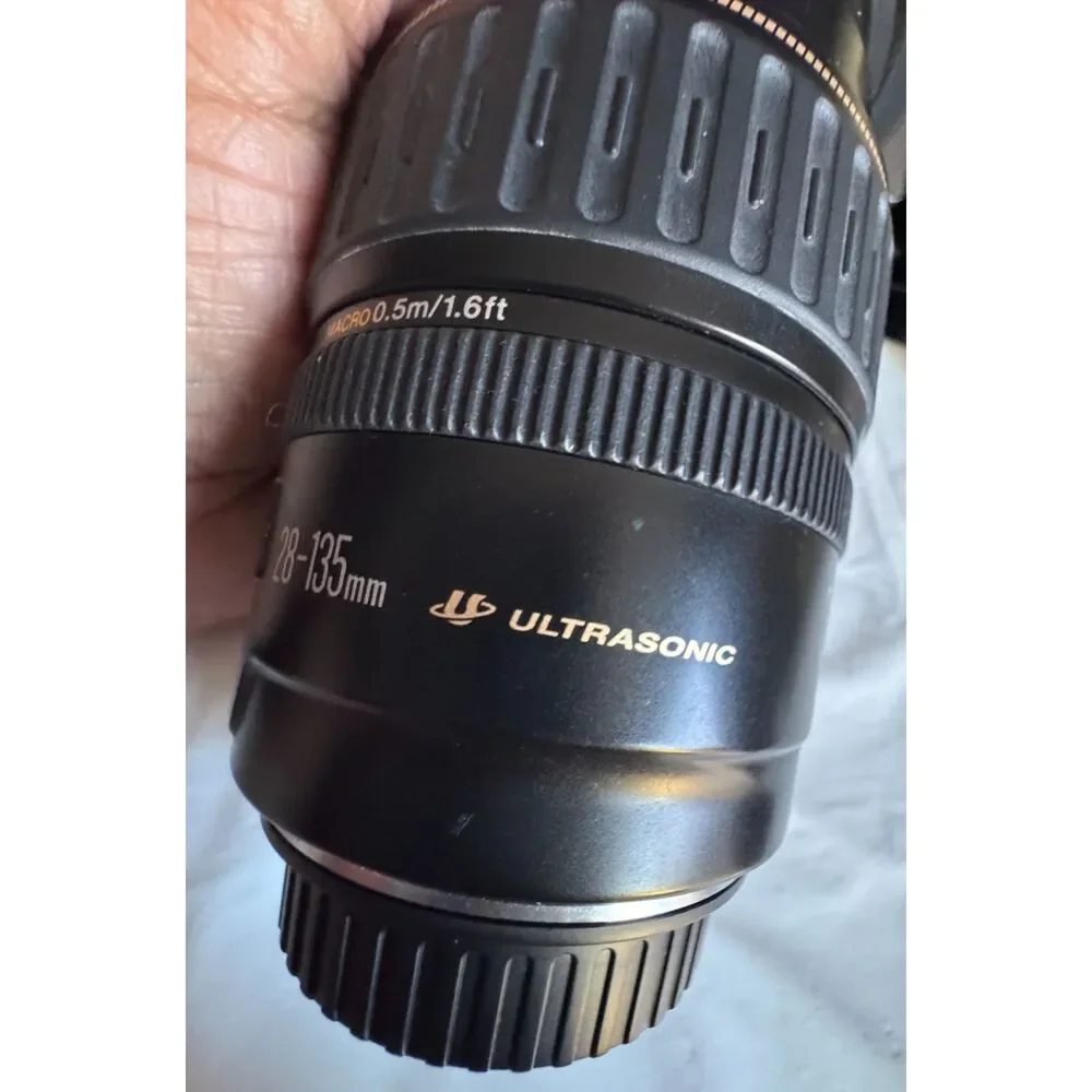 Canon EF 28-135mm f/3.5-5.6 IS USM Lens w/ Canon Hood Caps Made Japan